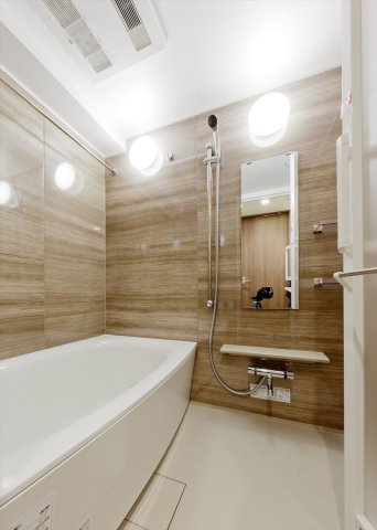 広くて明るいお風呂