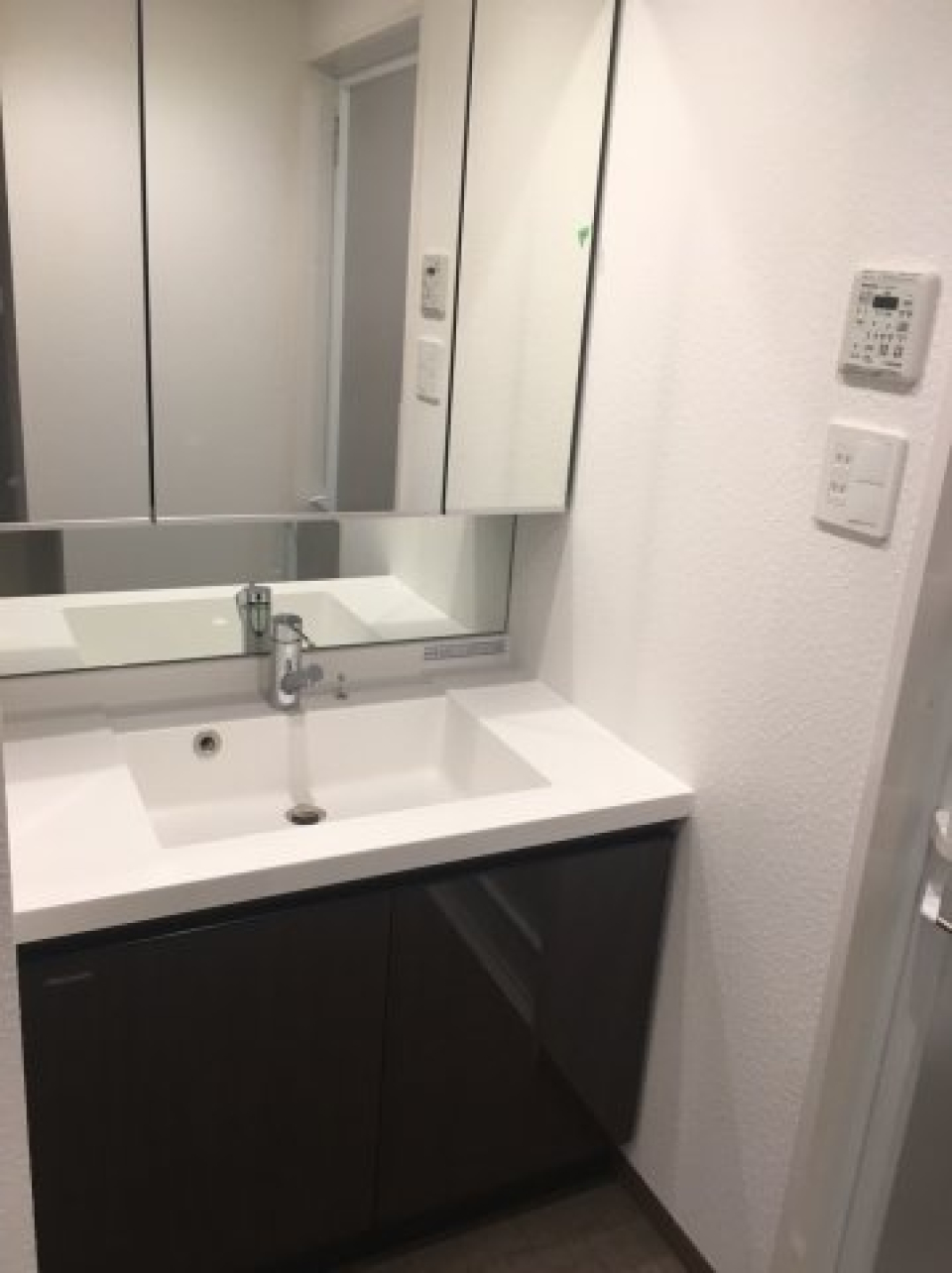 収納たっぷり、物を置くスペースもあります