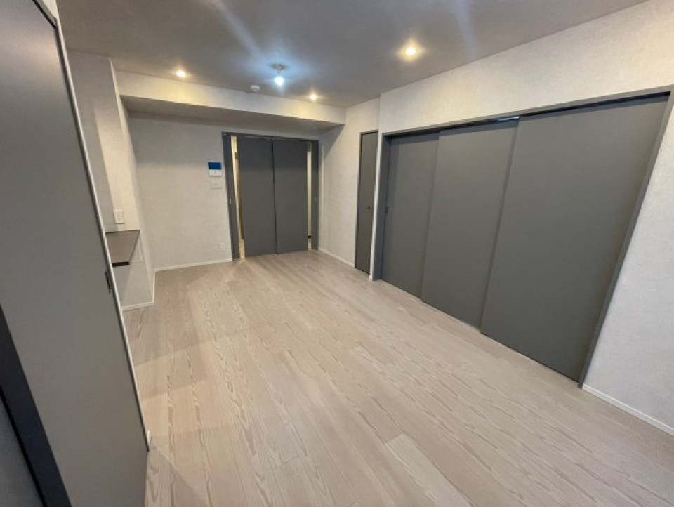 床もウッド調でぬくもりも感じられるお部屋です。
Log銀座EAST（別号室同タイプ）