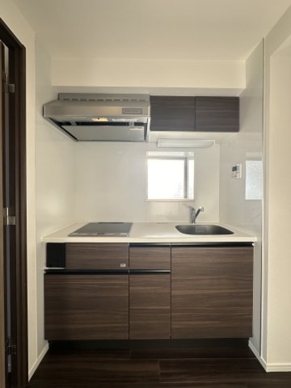 キッチンに窓が‼料理をちょっと焦がしても臭いは何とかなりそうです‼
※参考写真