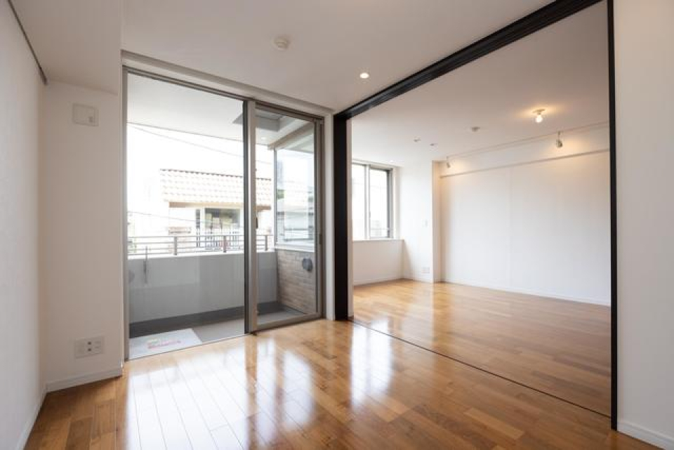 リビングと並びにあるベッドルームは6.1帖
※写真は同タイプ住戸です。