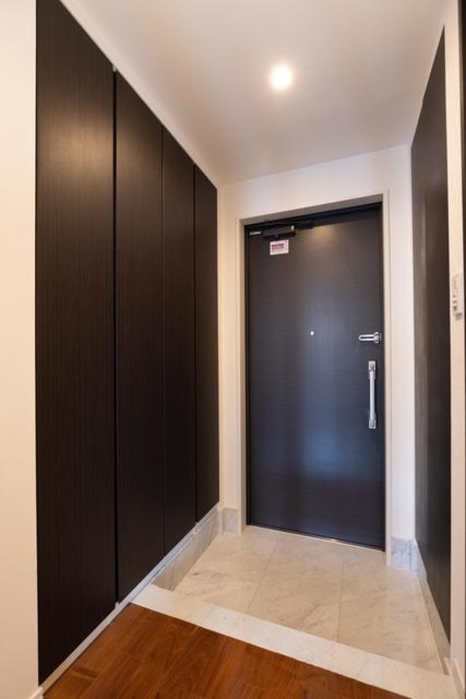 玄関
※写真は同タイプ住戸です。