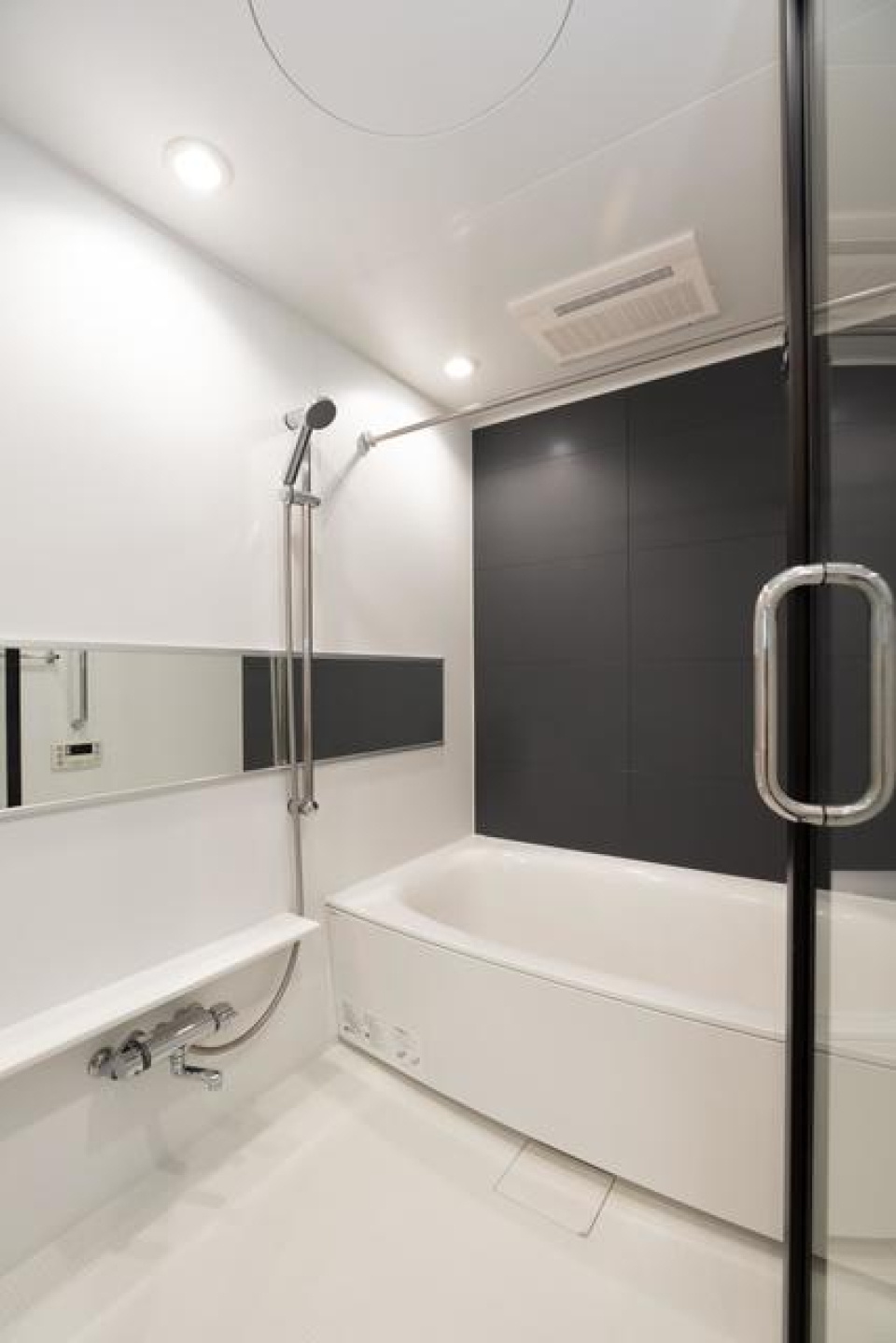 清潔感と高級感のあるバスルーム
※写真は同タイプ住戸です。