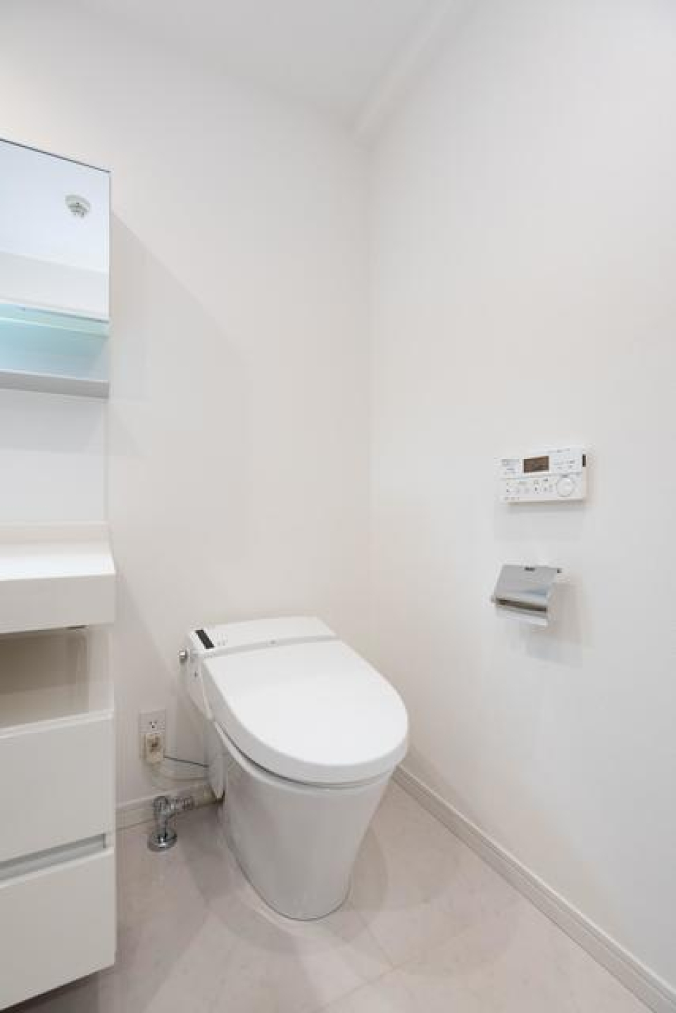 タンクレスだとお掃除がちょっと楽です
※写真は同タイプ住戸です。