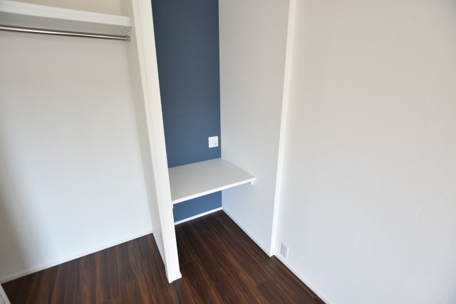 デスクというよりはメイクスペースにちょうどよさそうです