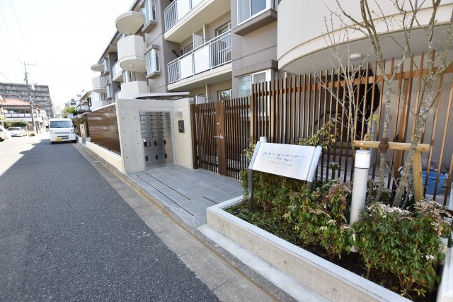 落ち着きのある外観