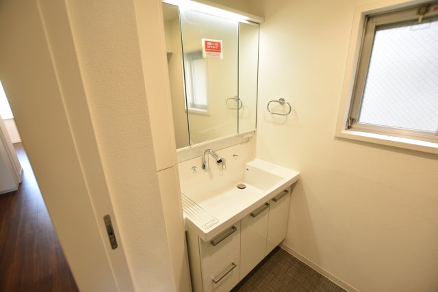 ワイドサイズの洗面化粧台