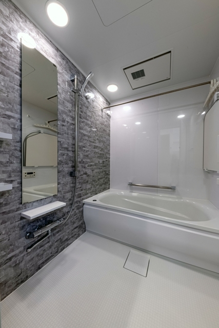 浴室の様子。※写真は同タイプ住戸です。