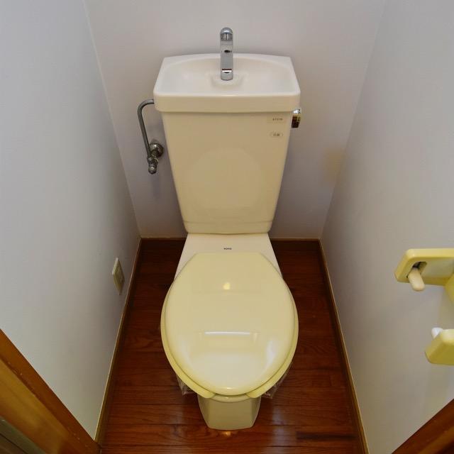 せっかくならトイレットペーパーホルダーもゴールドのものに変えたい！