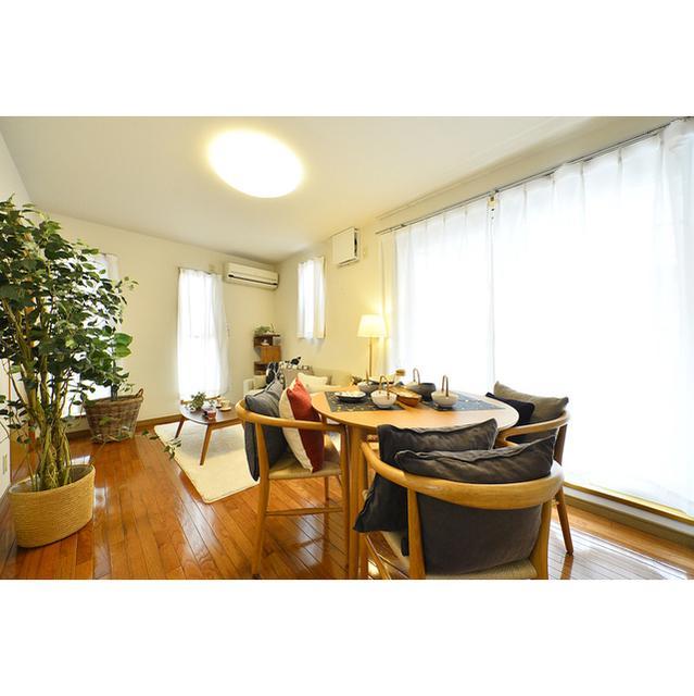 温かみがあり、ゆっくりとした時間が流れます
※写真はモデル家具（現地設置はしておりません）