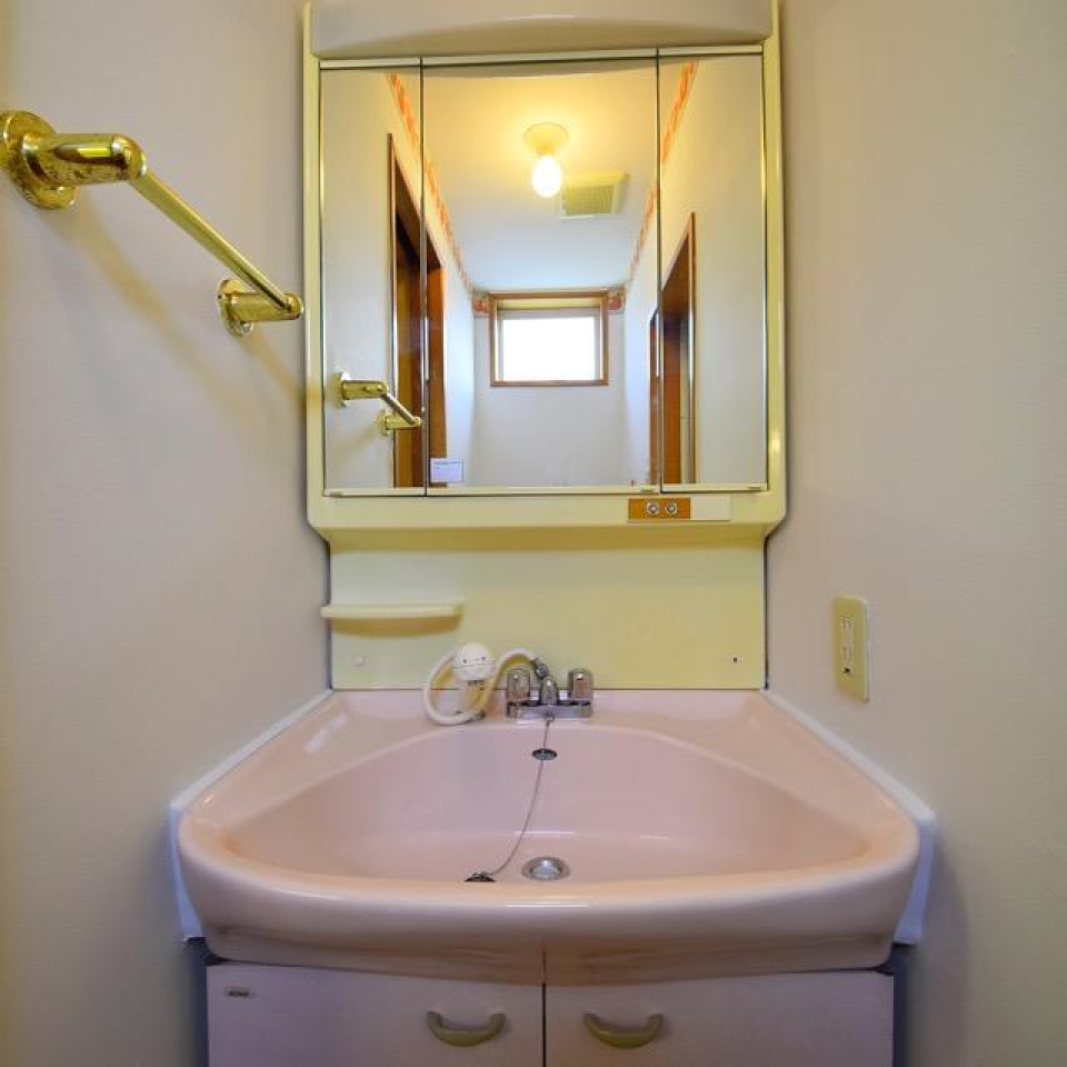 このゴールドのタイルハンガーがなんだかツボ！