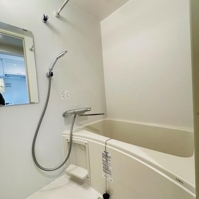 浴室乾燥機能付きのバスルーム