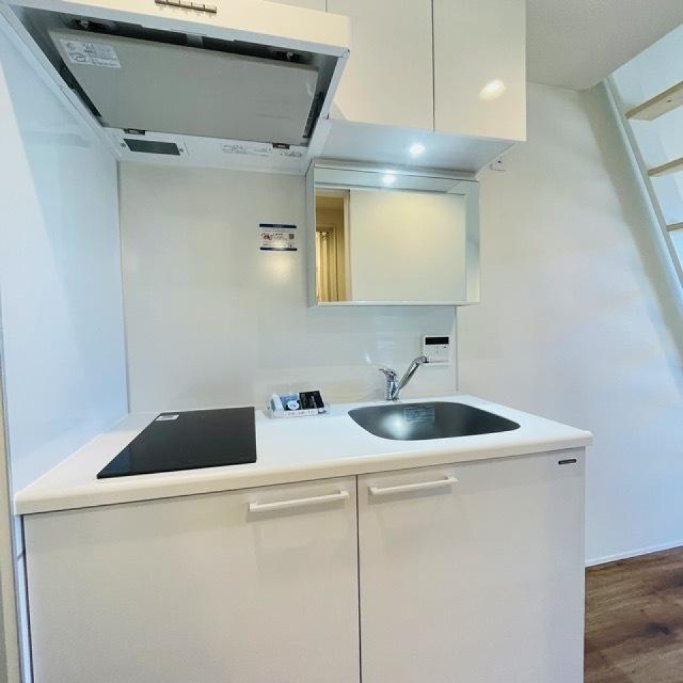 キッチンには鏡もセッティング