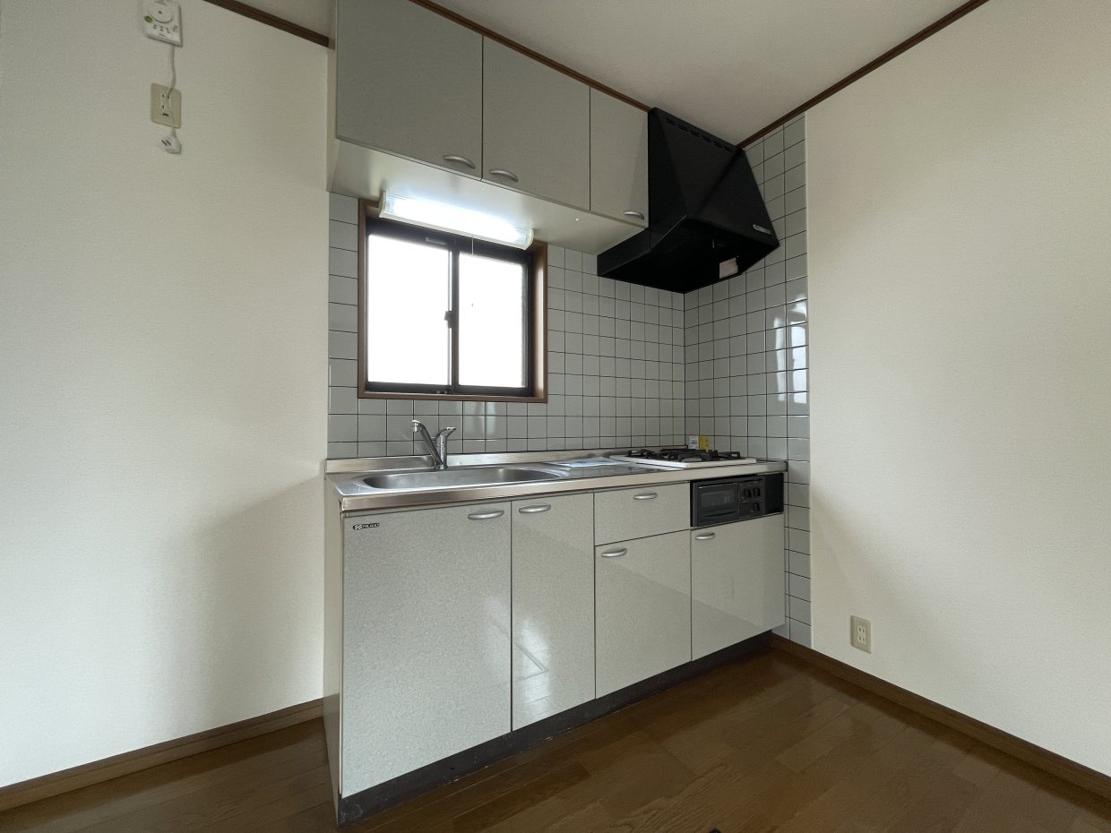 キッチンは真っ白