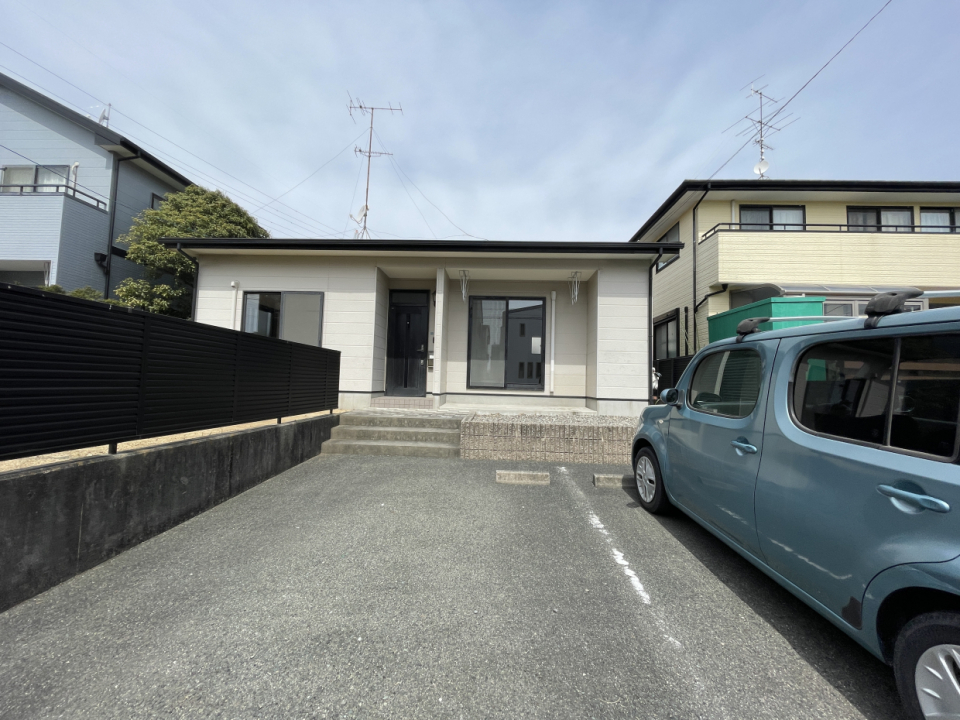 駐車場二台付きです
