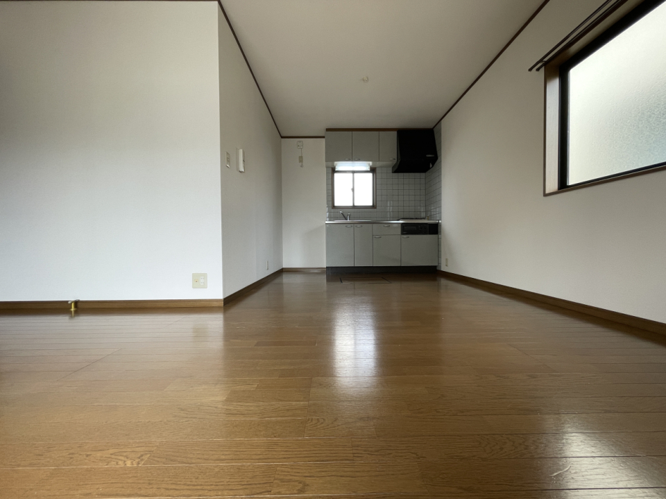 キッチンが壁付けなので広く感じます