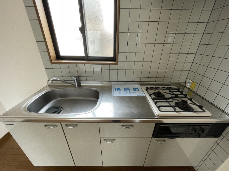 窓付きで明るいです