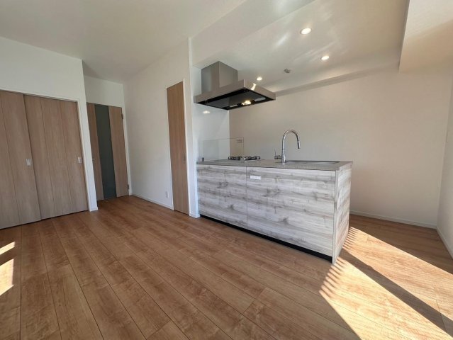 オシャレな対面キッチン。