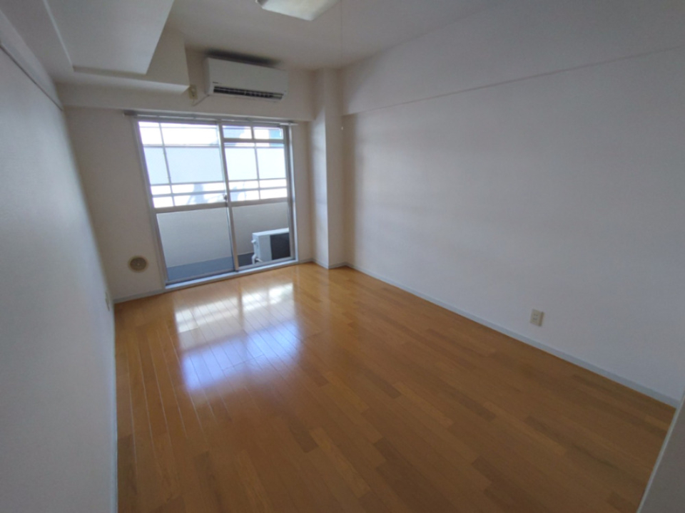 コンパクトなワンルームです。
