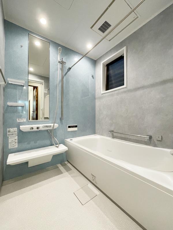 お風呂は追い焚き機能付き