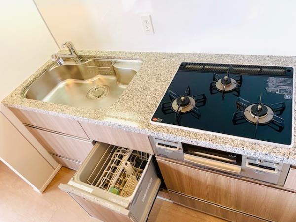 3口コンロなので料理も捗りますね