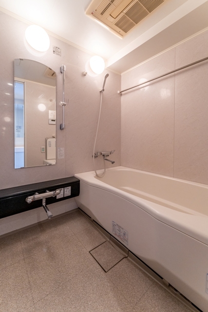 一坪風呂で、一日の疲れ癒してください。今日もお疲れ様です。
※写真は同タイプ住戸です。