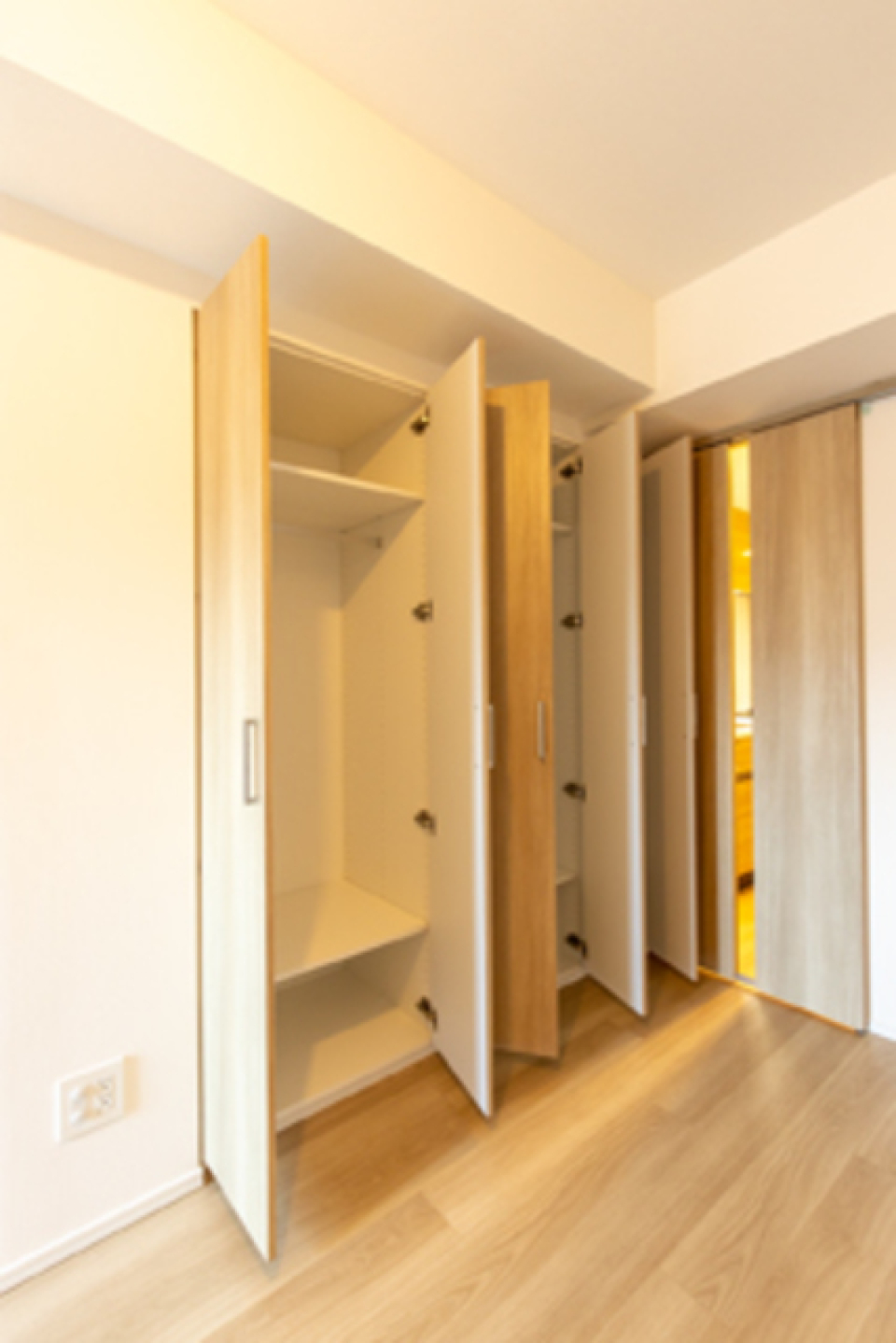 たっぷり収納できるシェルフ※写真は同タイプ住戸です。