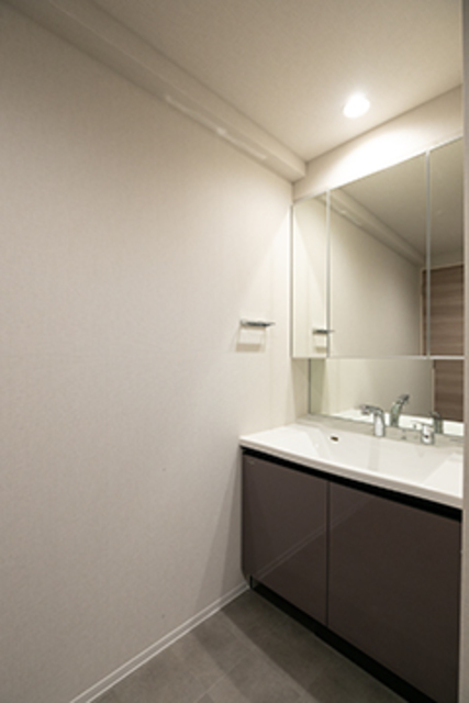 嬉しいウォークインクローゼット付き。※写真は同タイプ住戸です。