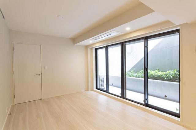 テラスに出る窓からは、光が沢山入ってきそう♪
※写真は同タイプ住戸です。