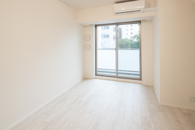 エアコンも完備しています！日の光もしっかり入って、開放的に♪
※写真は同タイプ住戸です。