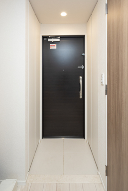 玄関も開放感にあふれています！
※写真は同タイプ住戸です。