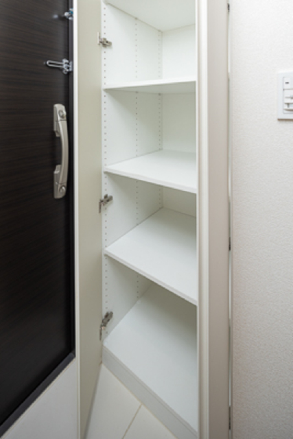 ここにも収納スペースが！？
1Kで、この収納量は嬉しいですね！
※写真は同タイプ住戸です。