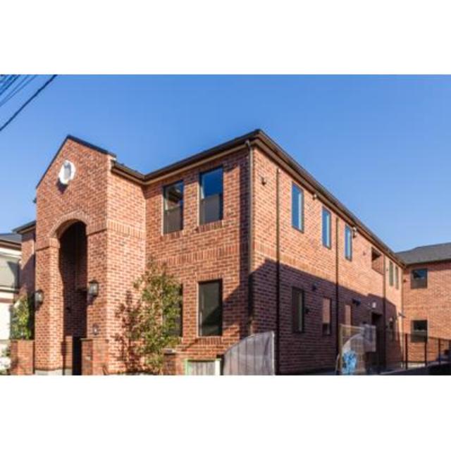 レンガ調のオシャレな外観