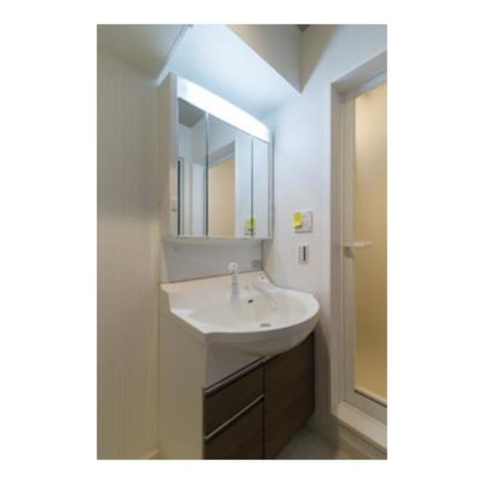 広々とした洗面台は清潔感にあふれてます♪
※写真は同タイプ住戸です。