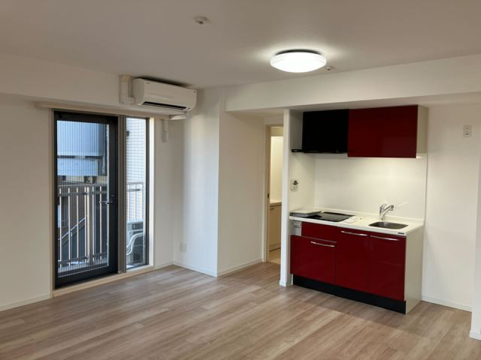 赤いキッチンがおしゃれ
※写真は同タイプ住戸です。