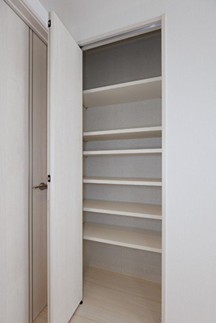 シューズボックスを開けた時の様子。※写真は同タイプ住戸です。