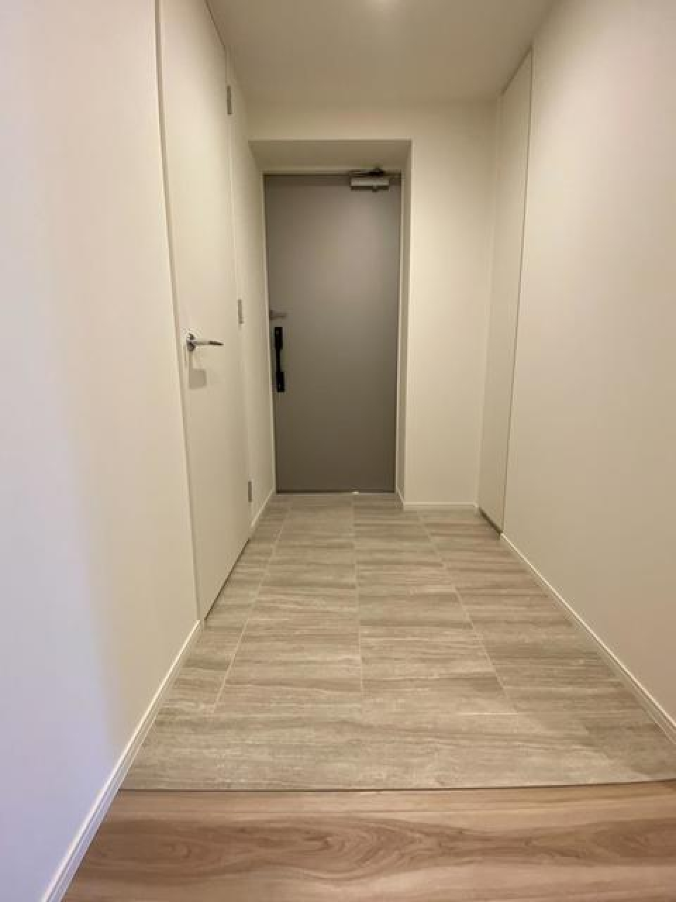 大家族でも余裕のある玄関※写真は同タイプ住戸です。