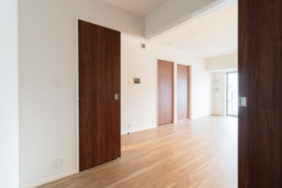 リビングは広々としています。※写真は同タイプ住戸です。