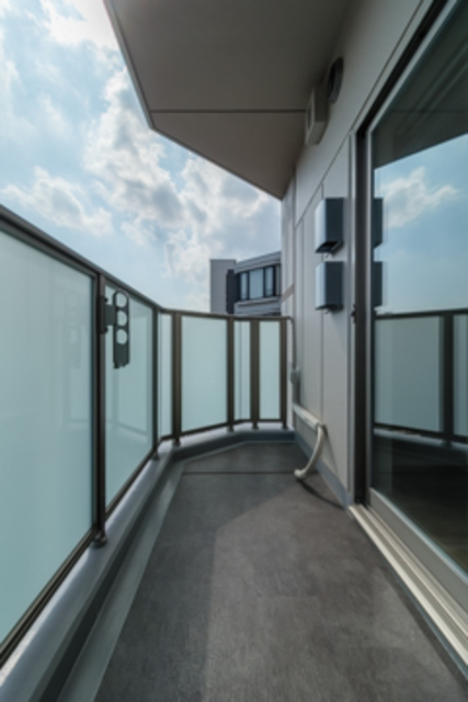 バルコニーの様子。※写真は同タイプ住戸です。