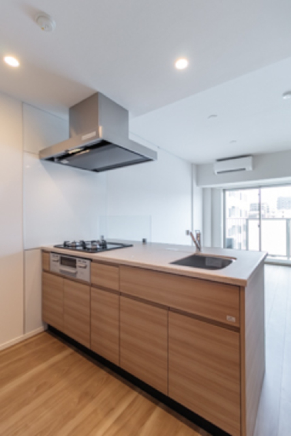 キッチンは3口コンロが導入されています。※写真は同タイプ住戸です。