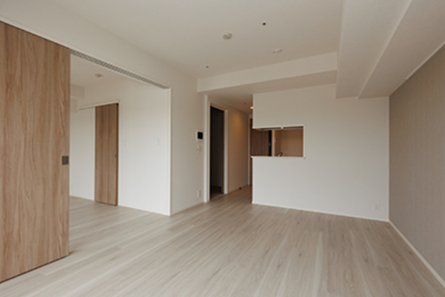 対面式キッチンのある洋室。※写真は同タイプ住戸です。