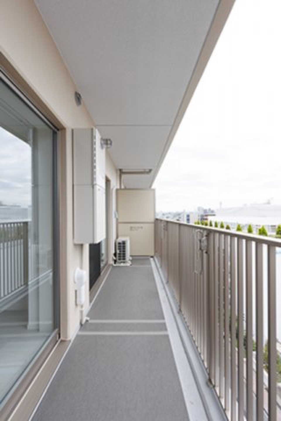 バルコニーの様子。※写真は同タイプ住戸です。