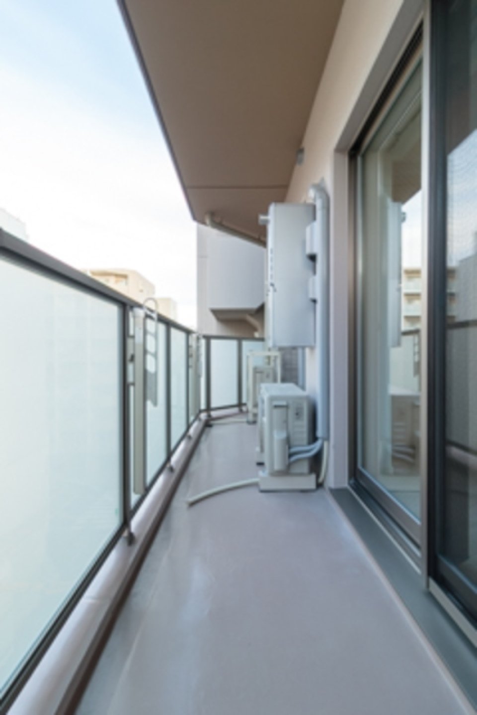 バルコニーの様子。※写真は同タイプ住戸です。