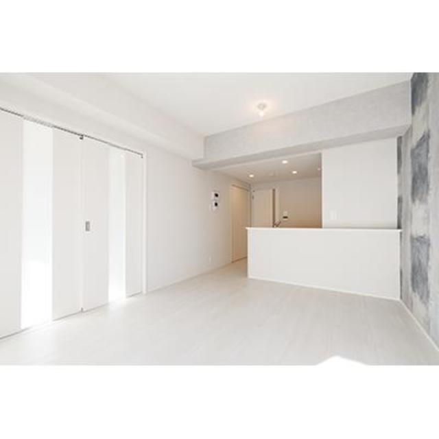 広々としたリビング※写真は同タイプ住戸です。