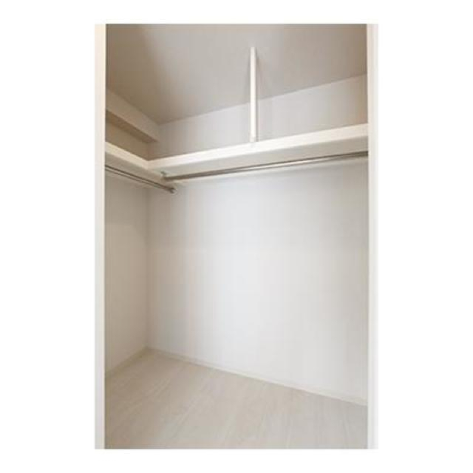 ウォークインくクローゼットも付いてます※写真は同タイプ住戸です。
