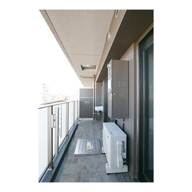 すっきりとしたバルコニー※写真は同タイプ住戸です。