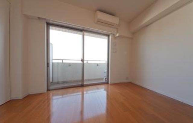 奥の洋室も5.8帖
※写真は同タイプ住戸です。