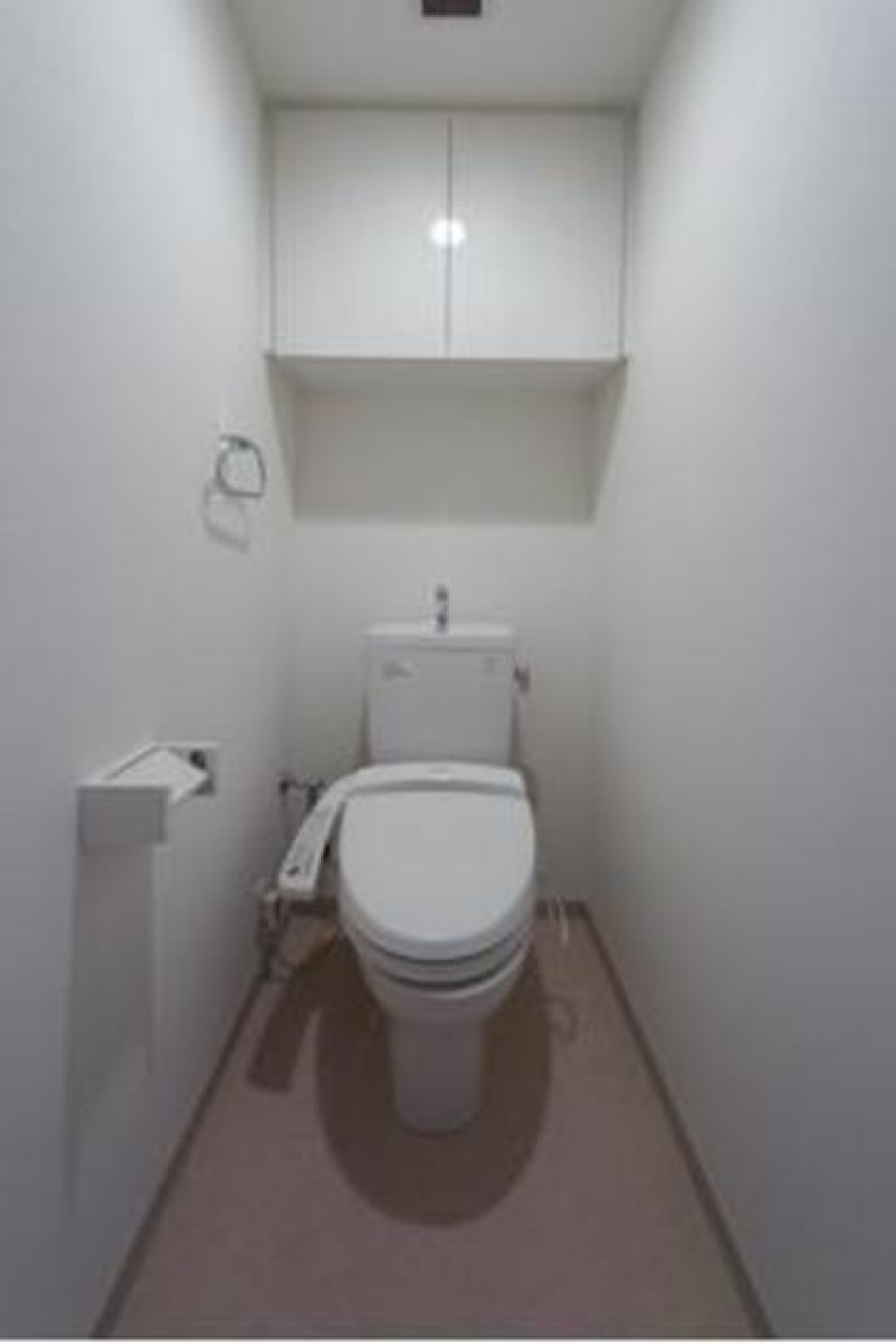 トイレは収納付き
※写真は同タイプ住戸です。