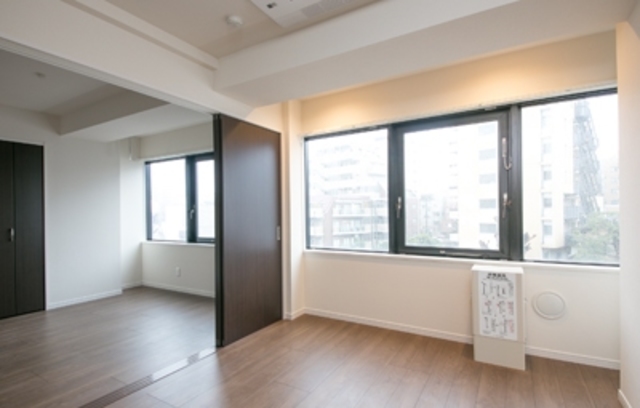 たっぷりお日様が入りそうな窓も魅力ですよ～！
※写真は同タイプ住戸です。