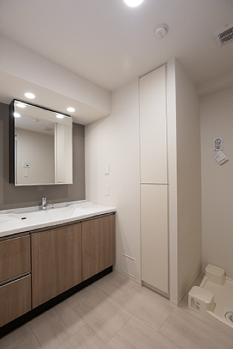 嬉しい独立洗面台。※写真は同タイプ住戸です。